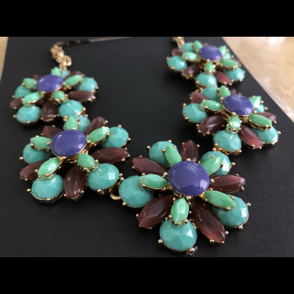 Banana Republic Flower Statement Necklace (NIB)